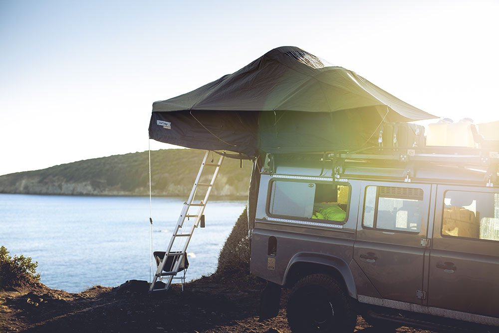 Schlafen im Defender Camper - Dachzelt oder Innenraum?